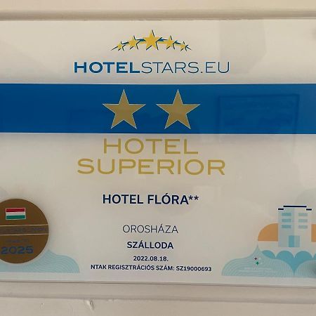 Hotel Flóra** Orosháza Kültér fotó