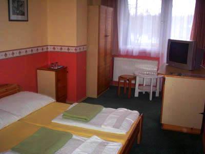 Hotel Flóra** Orosháza Kültér fotó
